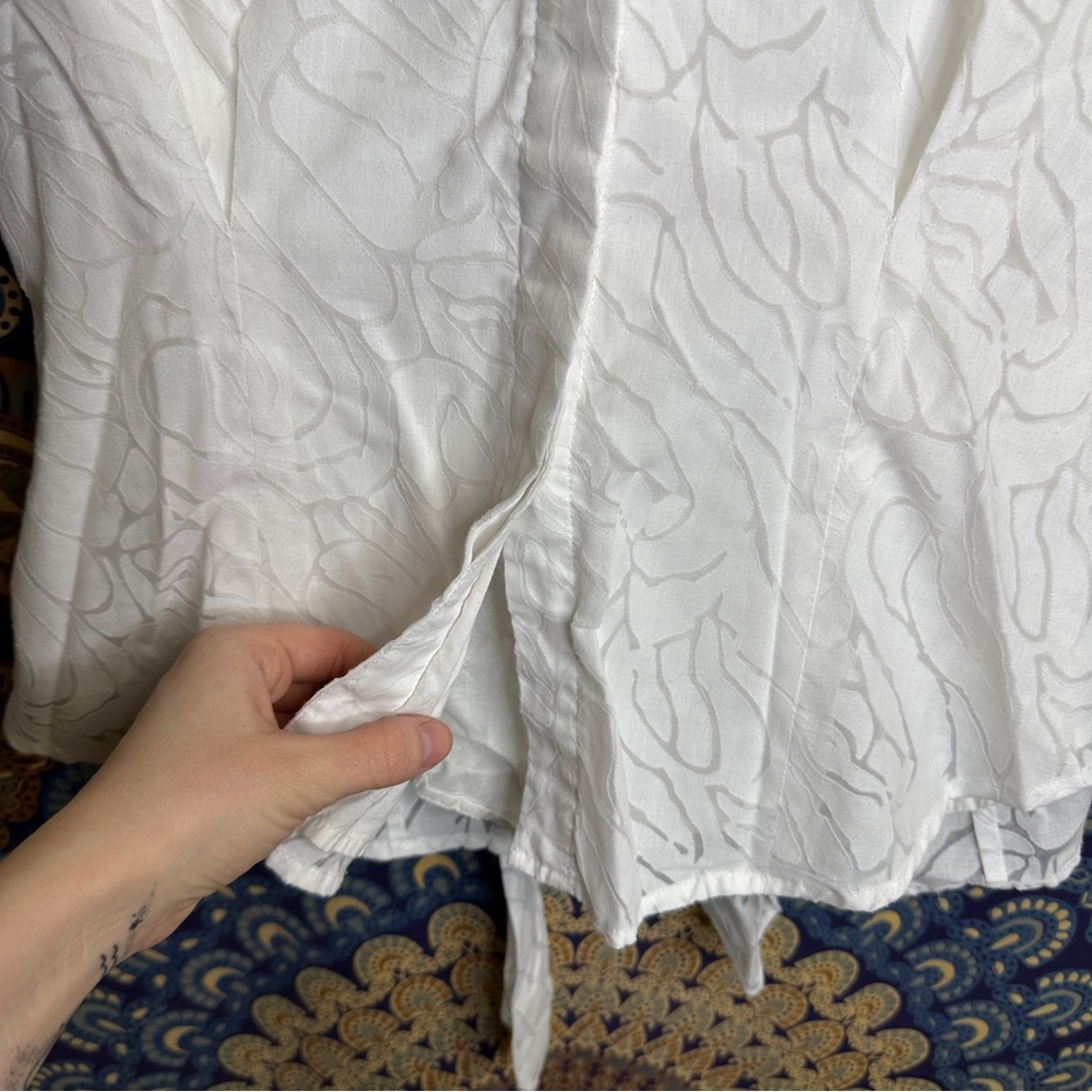 🦋5/20$🦋 sheer floral tie up blouse - Picture 6 of 14